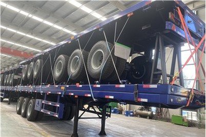 Remorcă cu platformă