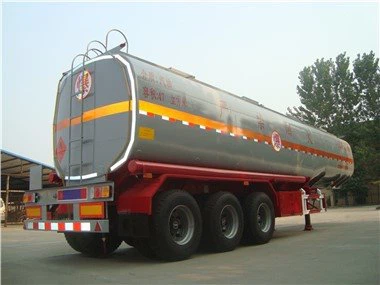 Remorci cu rezervor de combustibil